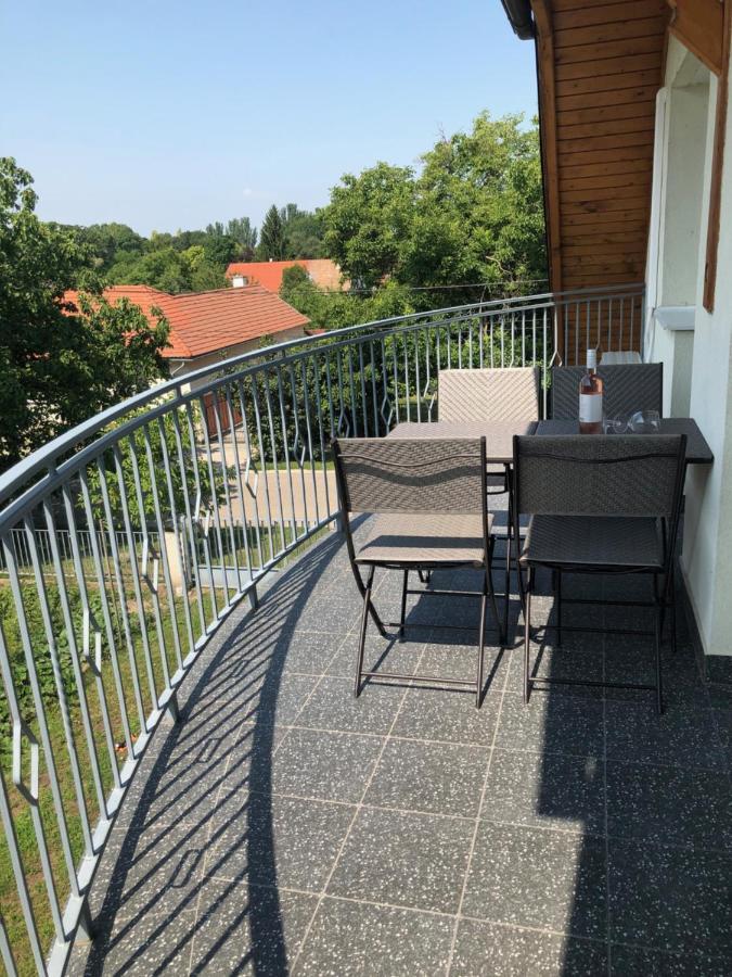 Dominik Apartmanhaz Velence Exterior foto
