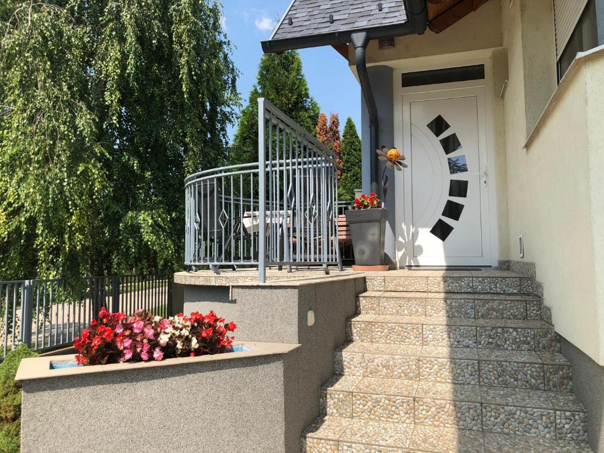Dominik Apartmanhaz Velence Exterior foto